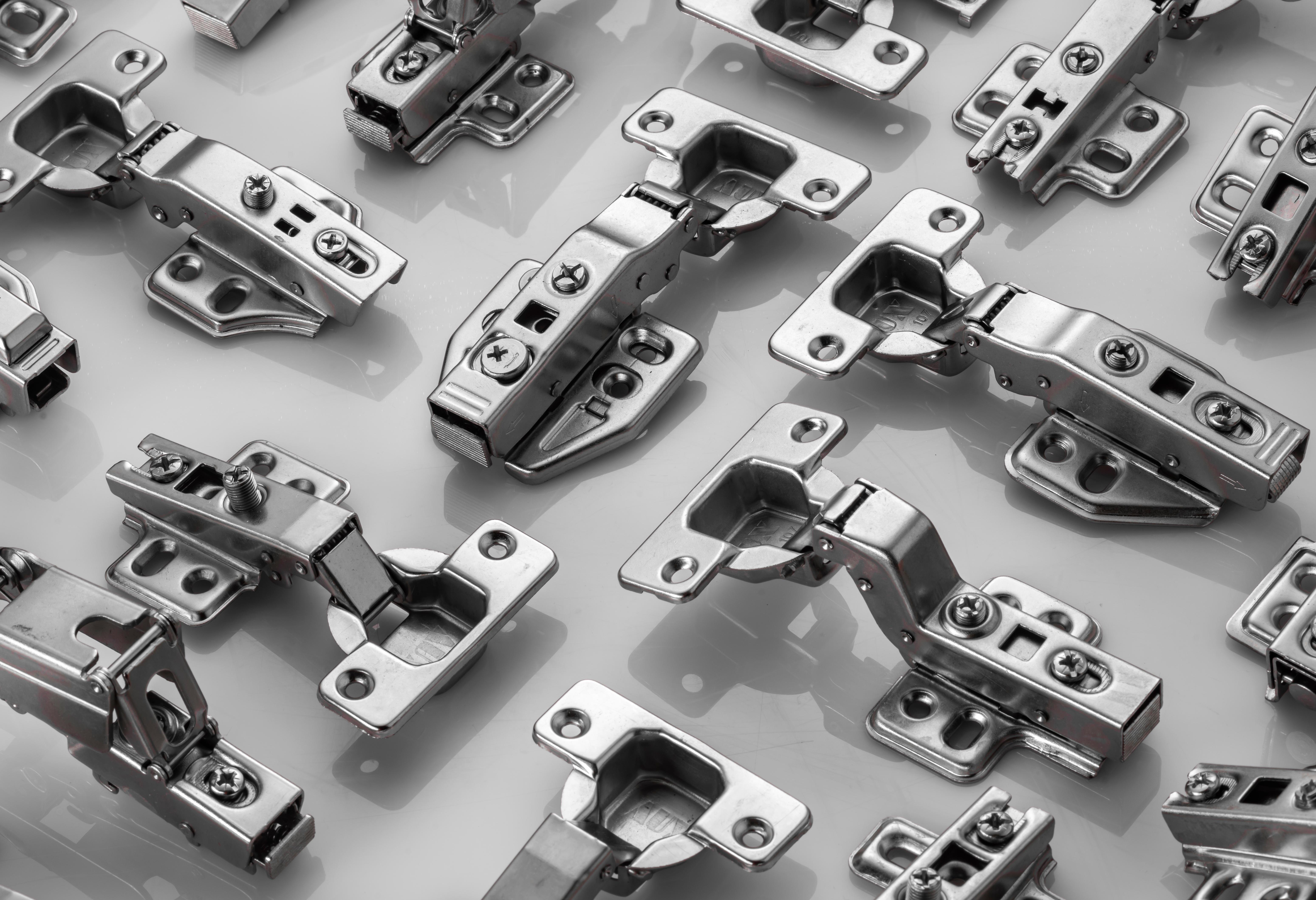 مقایسه برندهای مطرح یراق‌آلات در ایران و اروپا